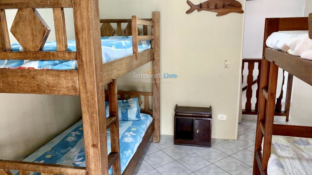 Casa para aluguel de temporada em Ubatuba (Praia das Toninhas)