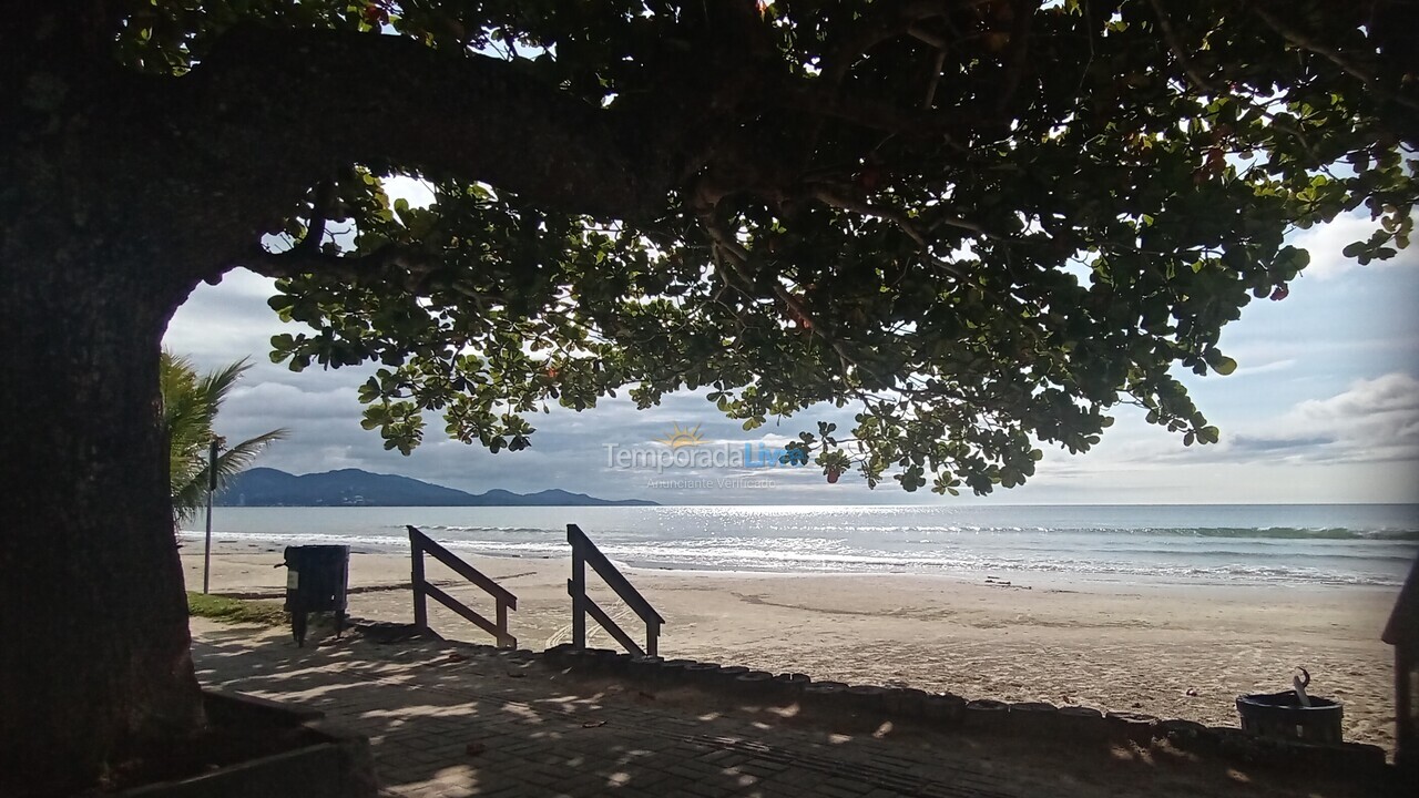 Apartamento para aluguel de temporada em Itapema (Meia Praia)