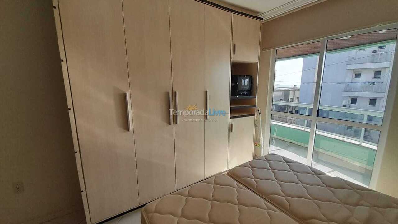 Apartamento para aluguel de temporada em Itapema (Meia Praia)