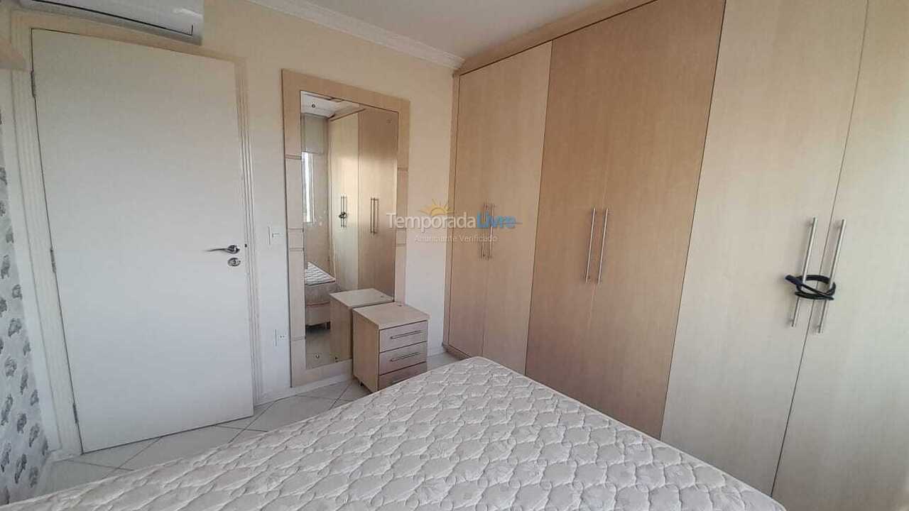 Apartamento para aluguel de temporada em Itapema (Meia Praia)