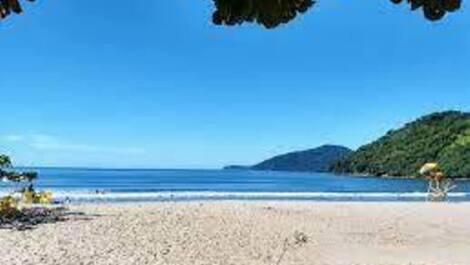 CASA A 5 MIN PRAIA DO PEREQUÊ AÇU UBATUBA 8 PESSOAS 2 QUARTOS