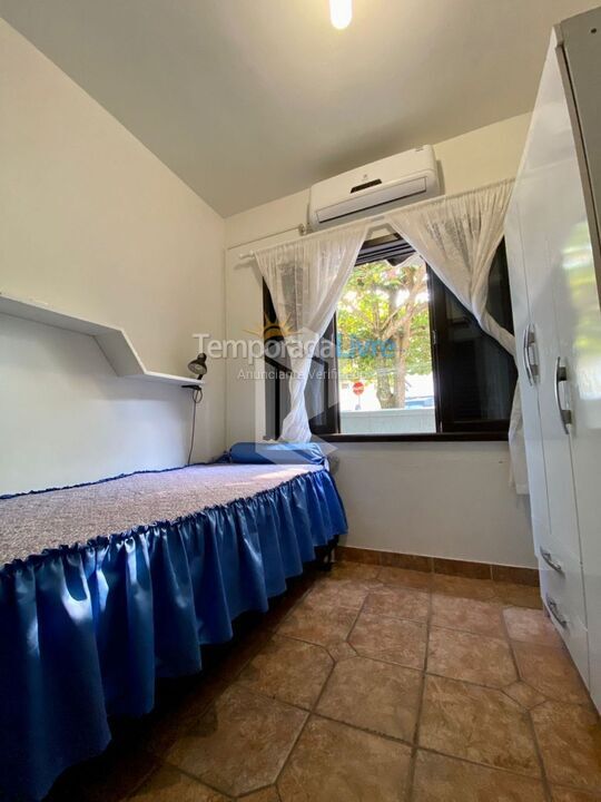 Casa para aluguel de temporada em Bombinhas (Praia de Bombas)