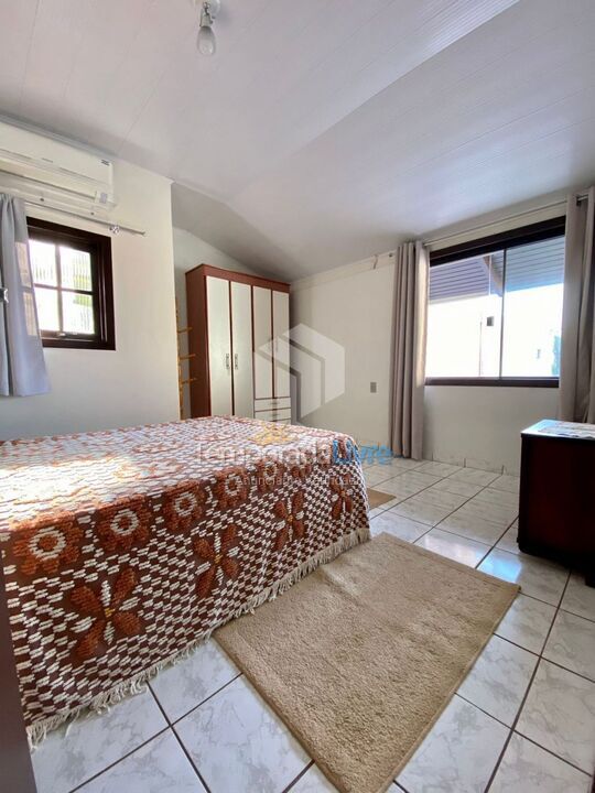 Casa para aluguel de temporada em Bombinhas (Praia de Bombas)