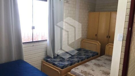 Casa a poucos metros do mar.