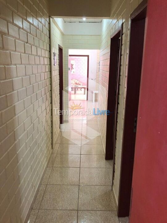 Casa para aluguel de temporada em Bombinhas (Praia de Bombas)