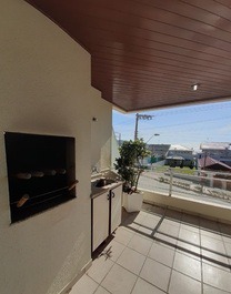 Apartment facing the main avenue of Bombas