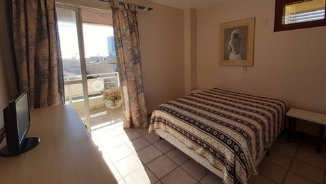 Apartment facing the main avenue of Bombas