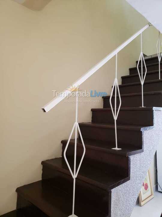 Casa para aluguel de temporada em Bombinhas (Praia de Bombas)