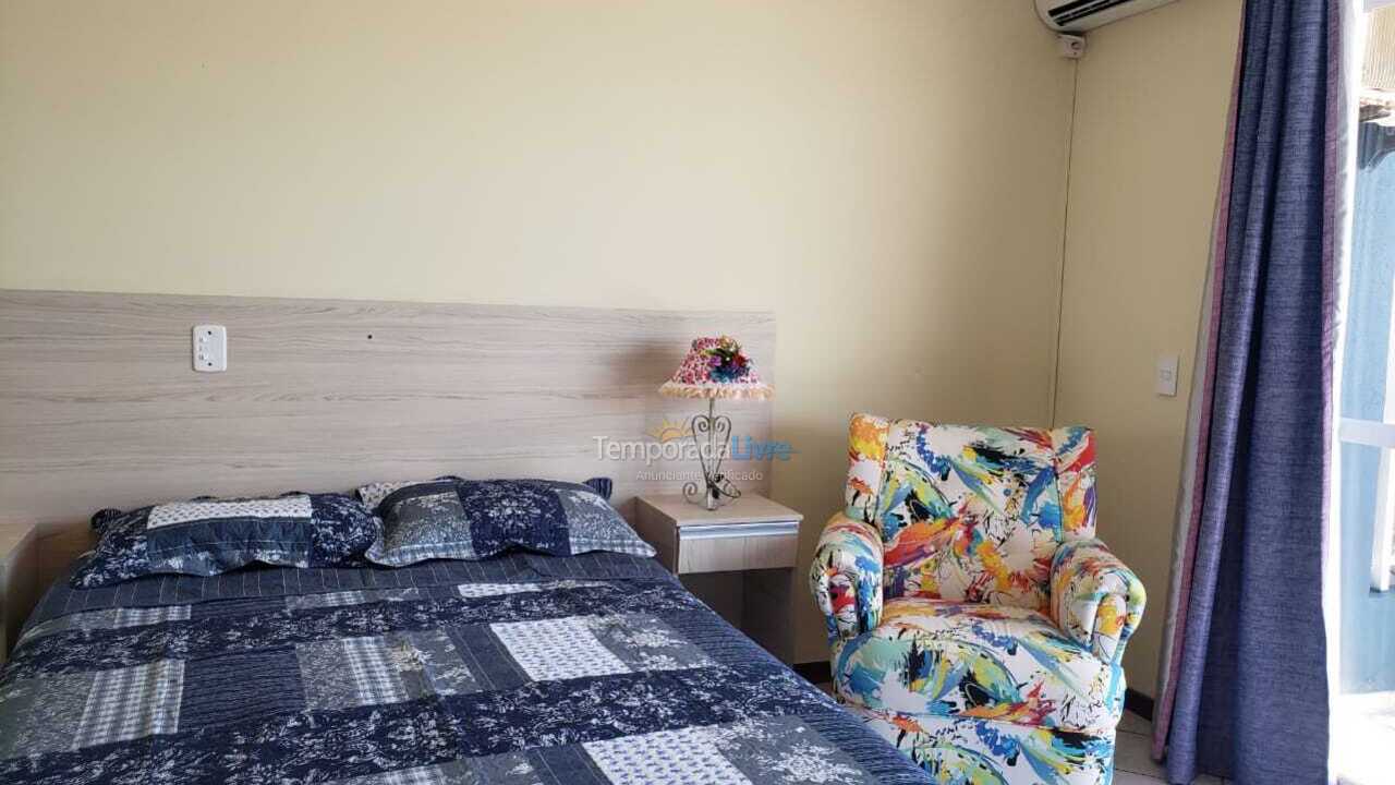 Casa para aluguel de temporada em Bombinhas (Praia de Bombas)