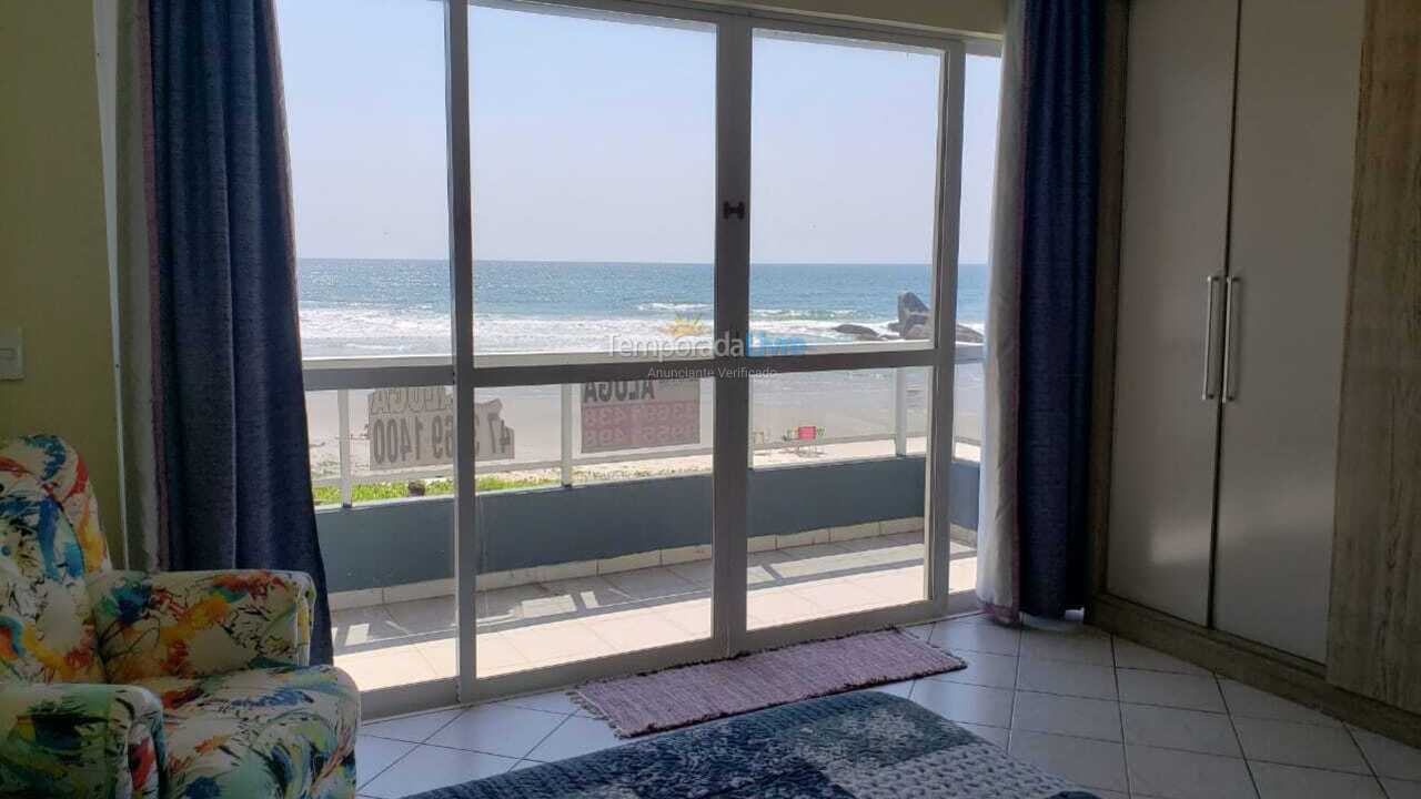 Casa para aluguel de temporada em Bombinhas (Praia de Bombas)