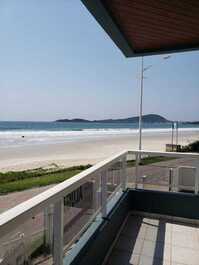 DUPLEX BEIRA MAR EM BOMBAS/BOMBINHAS