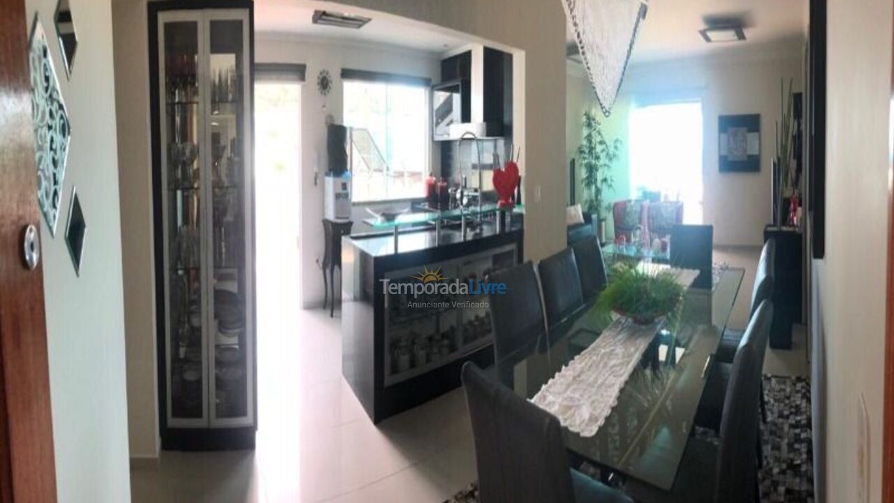 Apartment for vacation rental in Bombinhas (Praia de Bombas)