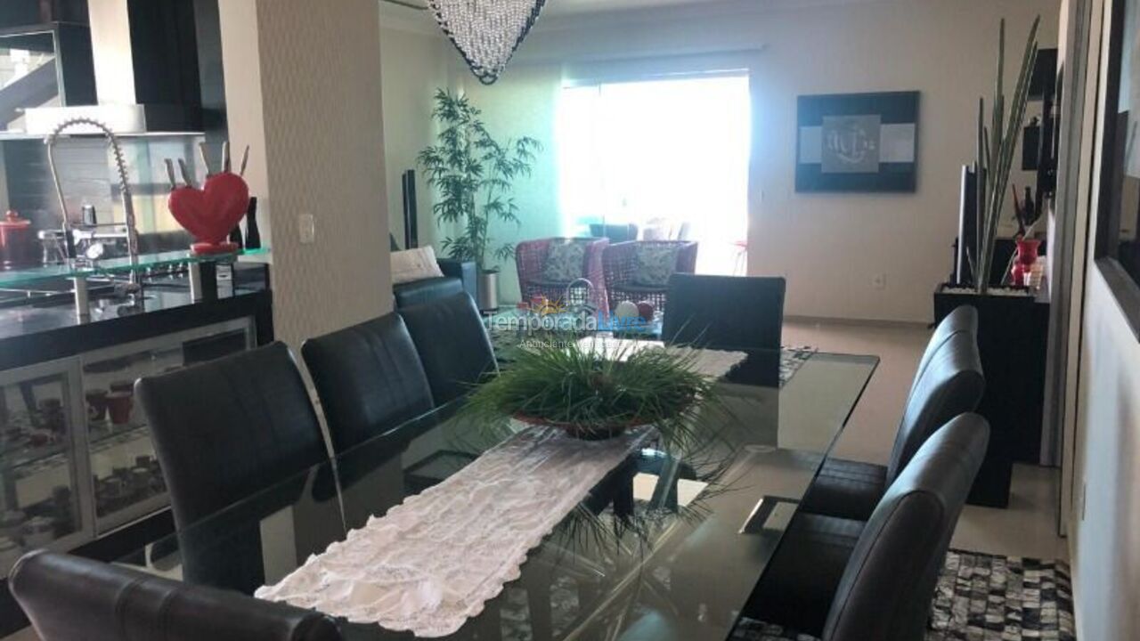 Apartment for vacation rental in Bombinhas (Praia de Bombas)