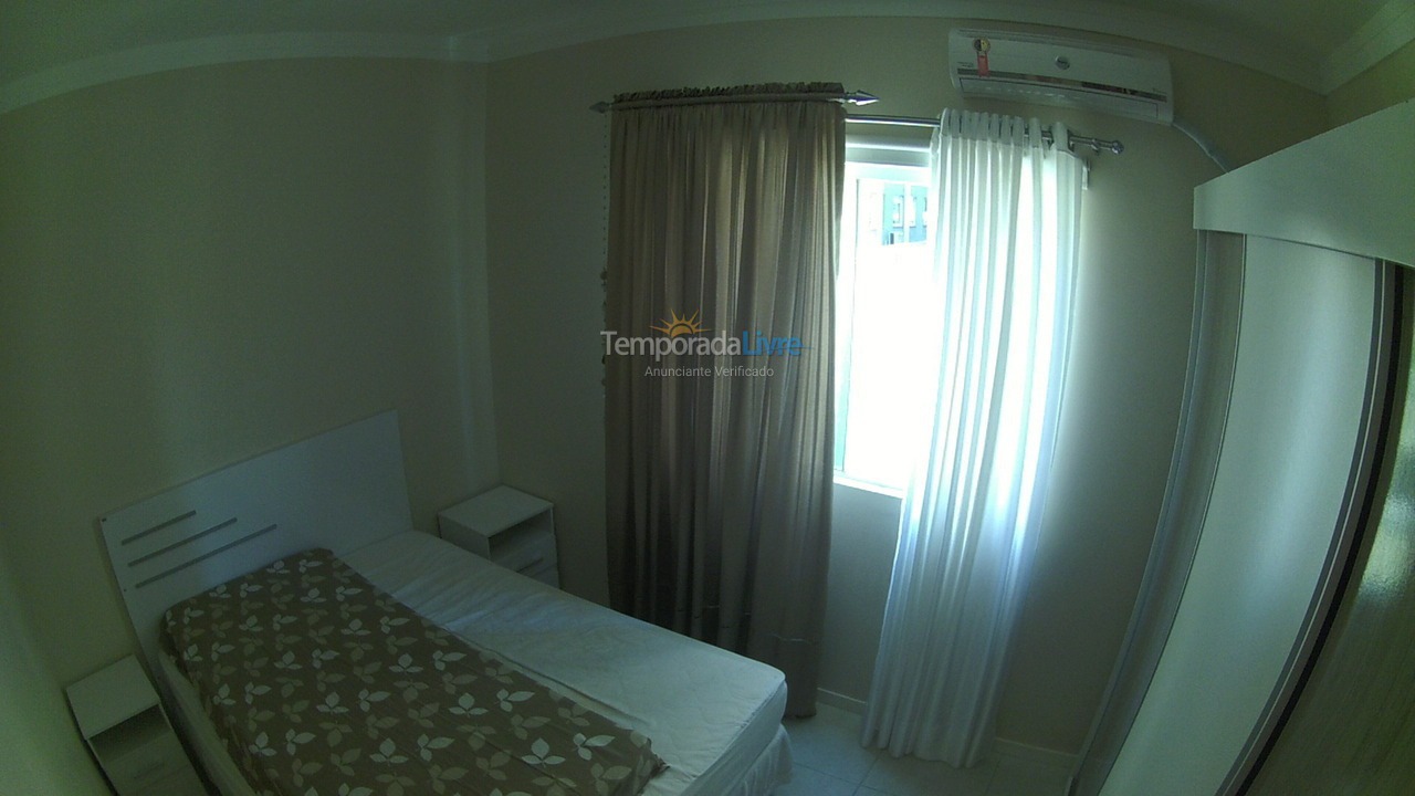 Apartamento para aluguel de temporada em Itapema (Meia Praia)