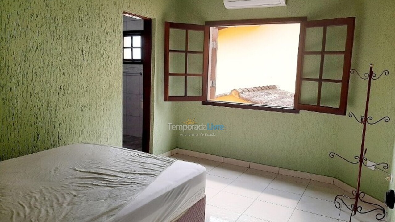 Casa para aluguel de temporada em Caraguatatuba (Praia da Mococa)