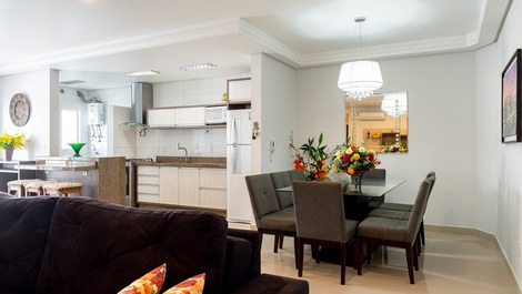 Apartamento com 3 Quartos na Avenida Principal de Mariscal