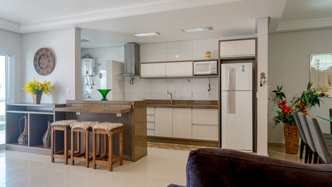 Apartamento com 3 Quartos na Avenida Principal de Mariscal