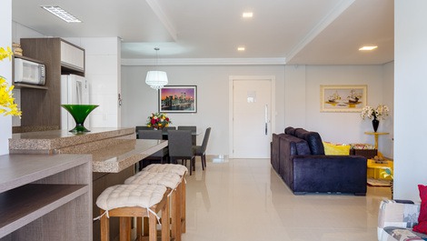 Apartamento com 3 Quartos na Avenida Principal de Mariscal