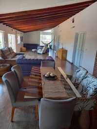 Casa de campo, en condominio cerrado, con toda la privacidad!