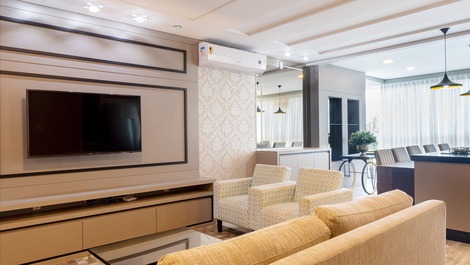 Cobertura em Mariscal Sob Avenida Principal da Praia com Vista pro Mar