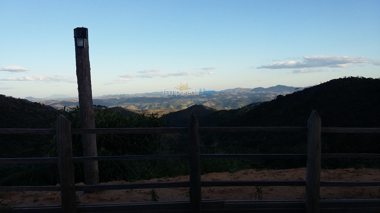 House for vacation rental in Rio Preto (área Rural)