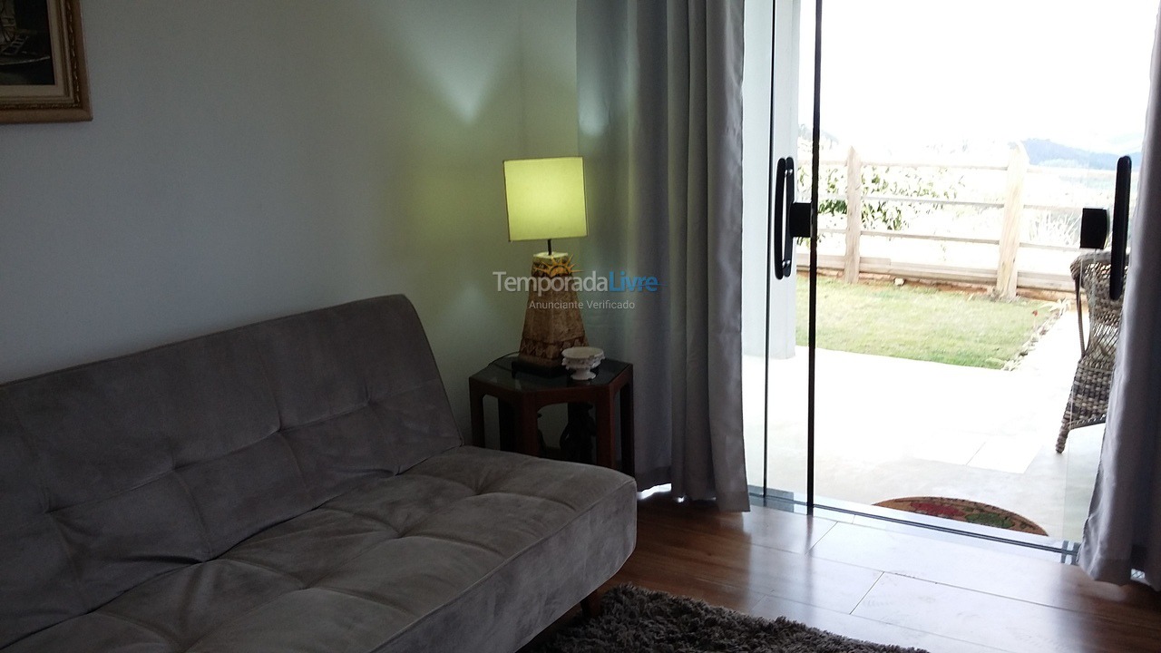 House for vacation rental in Rio Preto (área Rural)