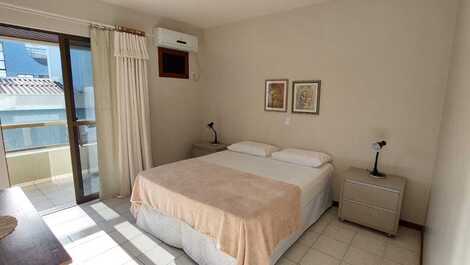 Apartamento 02 dormitórios na Av. Principal de Bombas