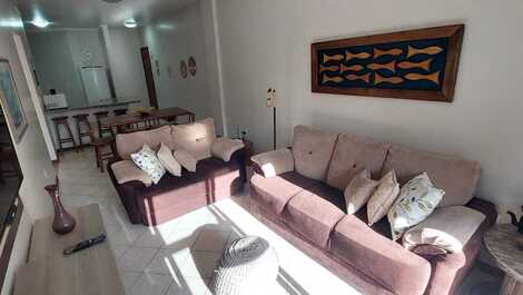 Apartamento 02 dormitórios na Av. Principal de Bombas