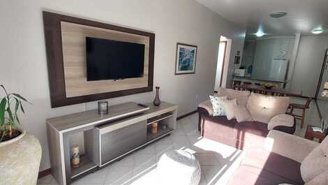 Apartamento 02 dormitórios na Av. Principal de Bombas