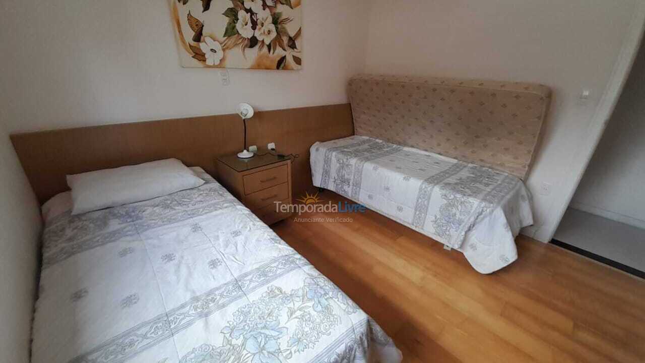 Apartamento para aluguel de temporada em Itapema (Meia Praia)