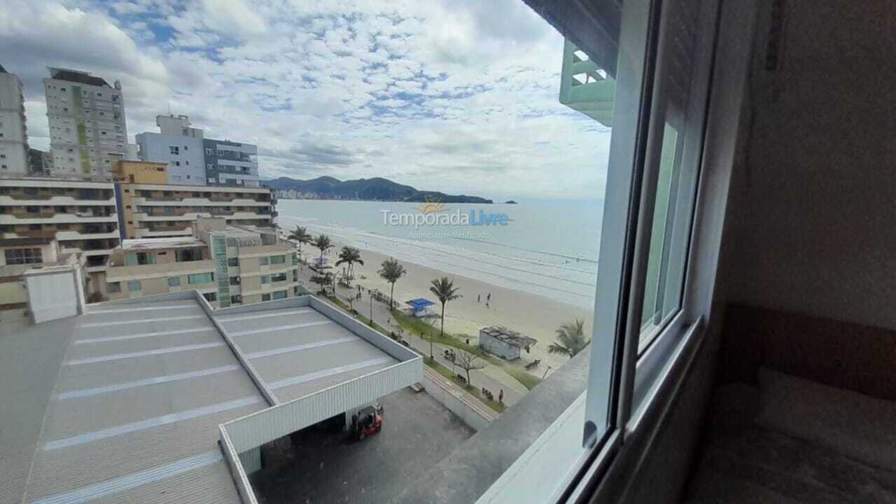 Apartamento para aluguel de temporada em Itapema (Meia Praia)