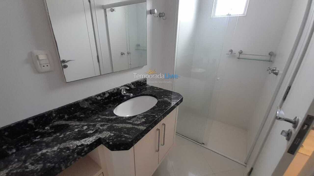 Apartamento para aluguel de temporada em Itapema (Meia Praia)