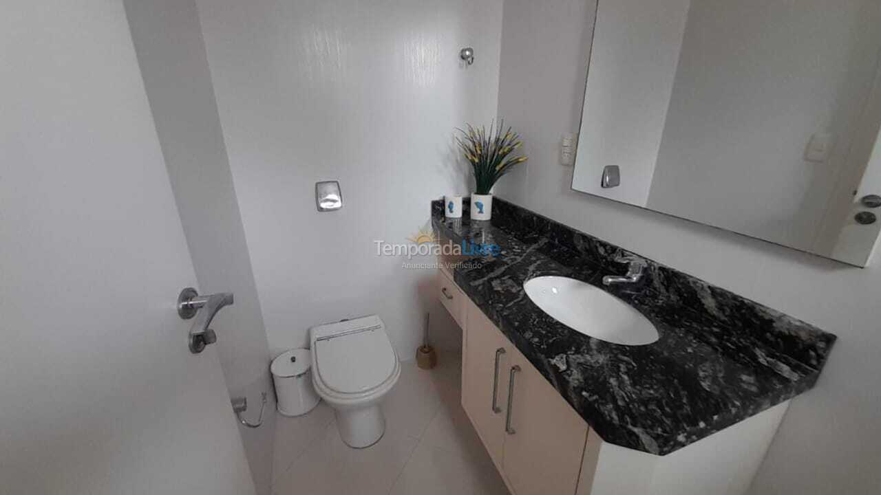 Apartamento para aluguel de temporada em Itapema (Meia Praia)