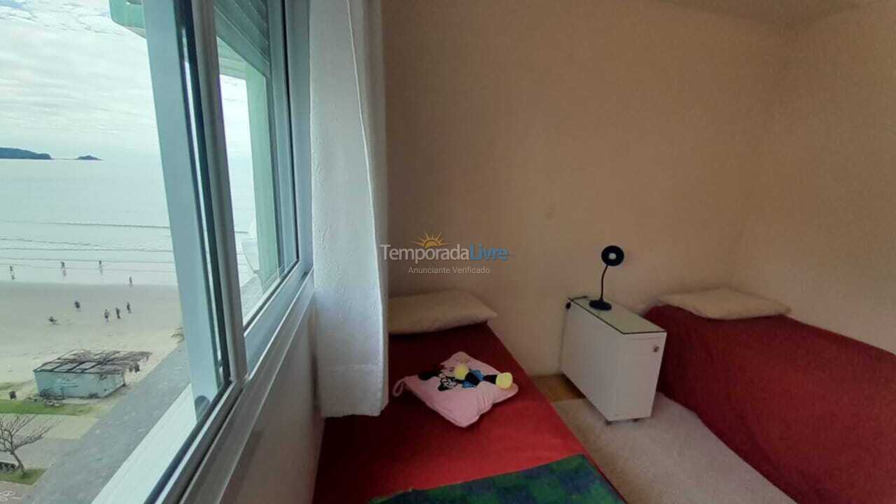Apartamento para aluguel de temporada em Itapema (Meia Praia)