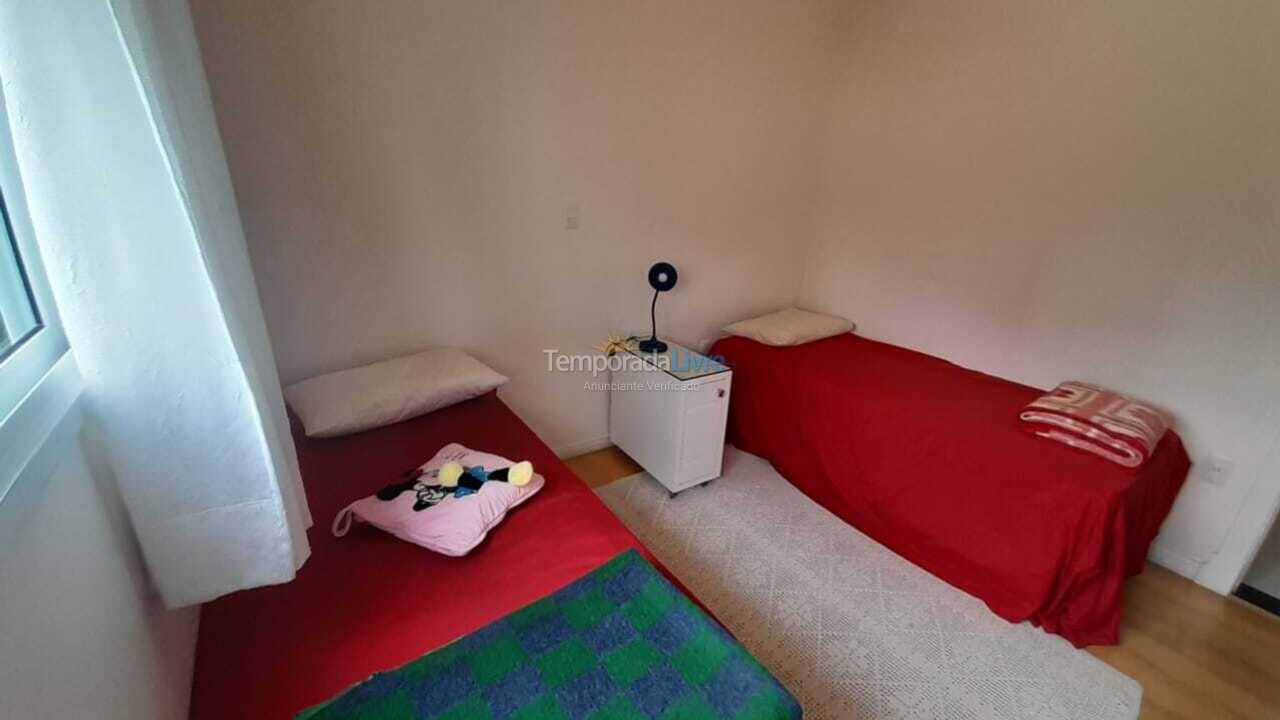Apartamento para aluguel de temporada em Itapema (Meia Praia)