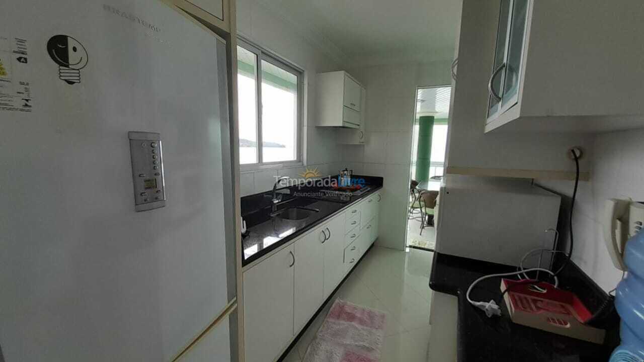 Apartamento para aluguel de temporada em Itapema (Meia Praia)