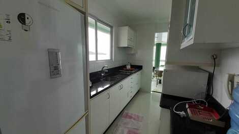 LINDO APARTAMENTO FRENTE AO MAR