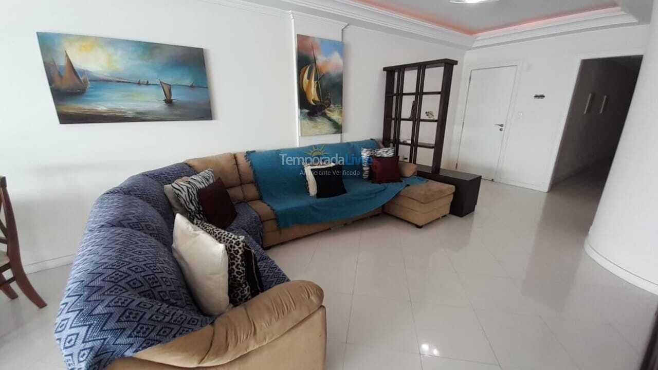Apartamento para aluguel de temporada em Itapema (Meia Praia)