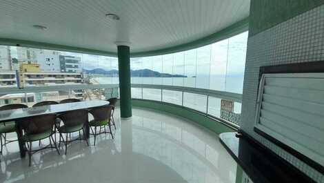 LINDO APARTAMENTO FRENTE AO MAR