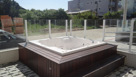 Apartamento Jardín con Jacuzzi Privado a 250m de la Playa
