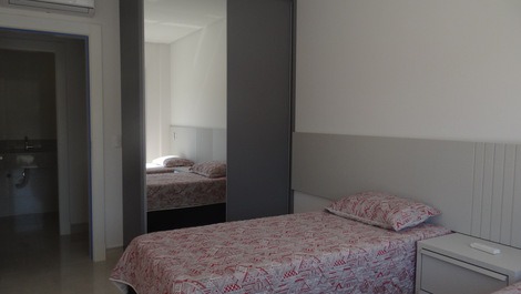 Apartamento Jardín con Jacuzzi Privado a 250m de la Playa