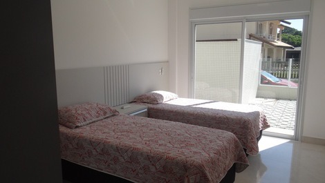 Apartamento Jardín con Jacuzzi Privado a 250m de la Playa