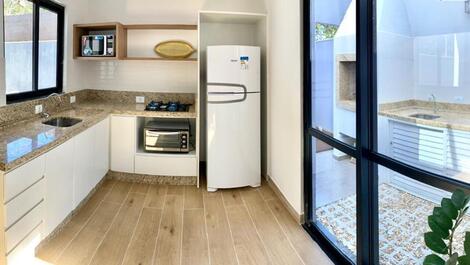 Casa adosada con 2 suites a 250m de la playa de Mariscal