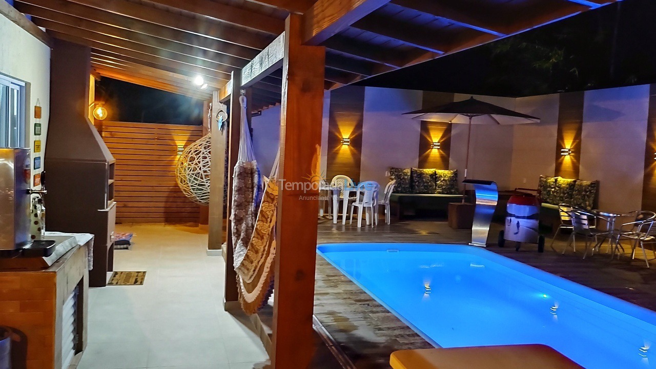 Casa para aluguel de temporada em Imbituba (Praia do Rosa)