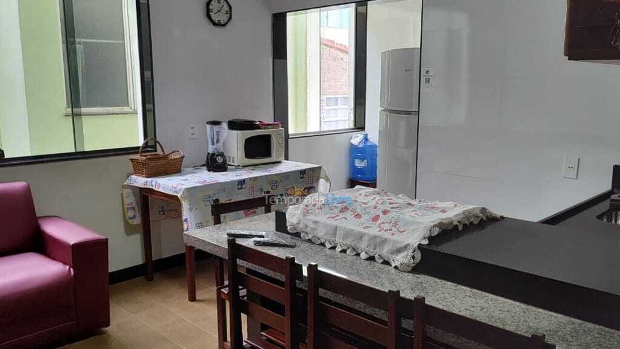 Apartamento para aluguel de temporada em Marataízes (Praia Central)