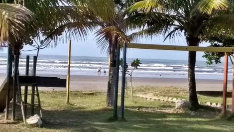 Bonita casa con piscina climatizada a 30°C en Itanhaém