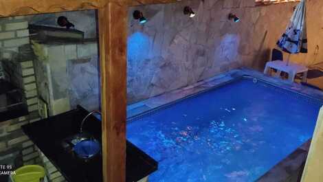Bonita casa con piscina climatizada a 30°C en Itanhaém