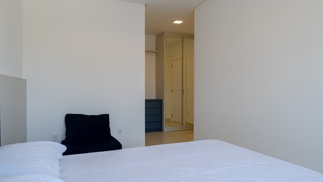 Apartamento de 3 habitaciones a 250m de la playa de Mariscal.