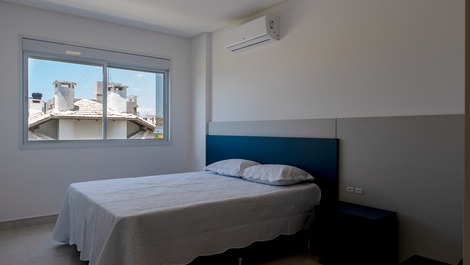 Apartamento de 3 habitaciones a 250m de la playa de Mariscal.