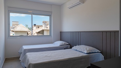 Apartamento de 3 habitaciones a 250m de la playa de Mariscal.